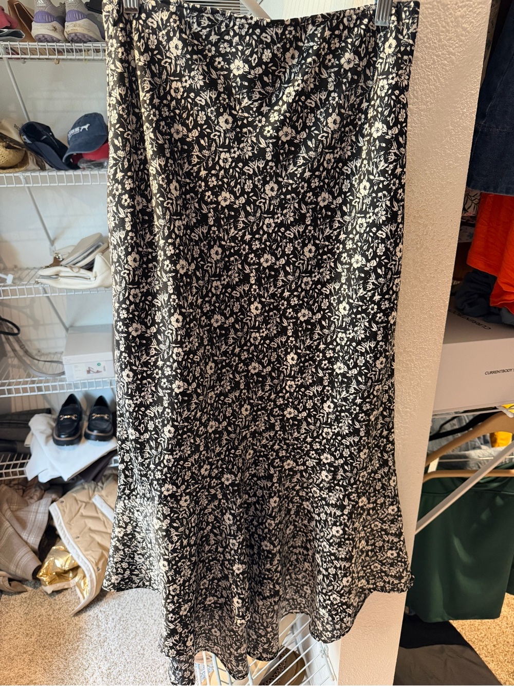 Abercrombie & Fitch Black and White Floral Midi Skirt